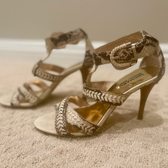 Michael Kors Sandals Size 7.5 - Picture 4 of 6